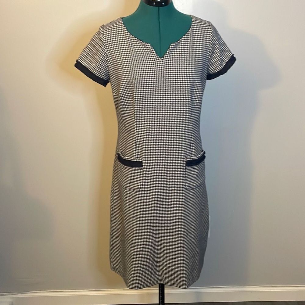 Talbots Houndstooth Sheath Dress Navy Blue and White Dress with pockets Size 6